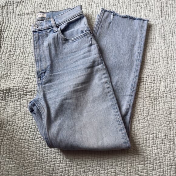 Abercrombie & Fitch The 90s Straight Ultra High Rise Jean Light Wash 26 2R - Picture 1 of 6